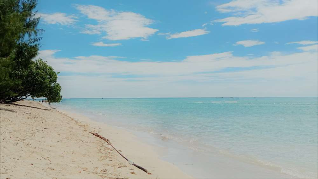 Menyelami Keindahan Pantai Toronipa yang Menawan